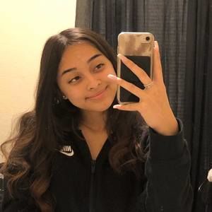 Meet your Posher, Larissa